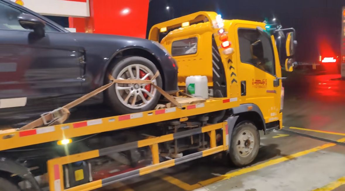 崇明行车途中遇到突发状况该如何呼叫道路救援？